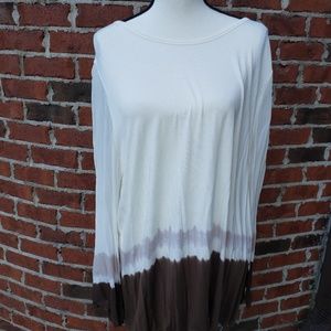 gently preowned Lisa Rinna Top.